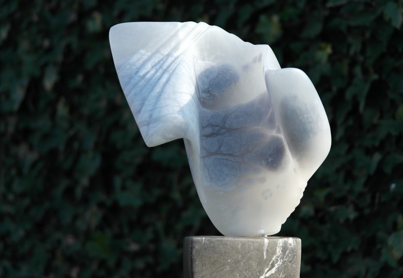 Beeldhouwwerk van Marga Hessels